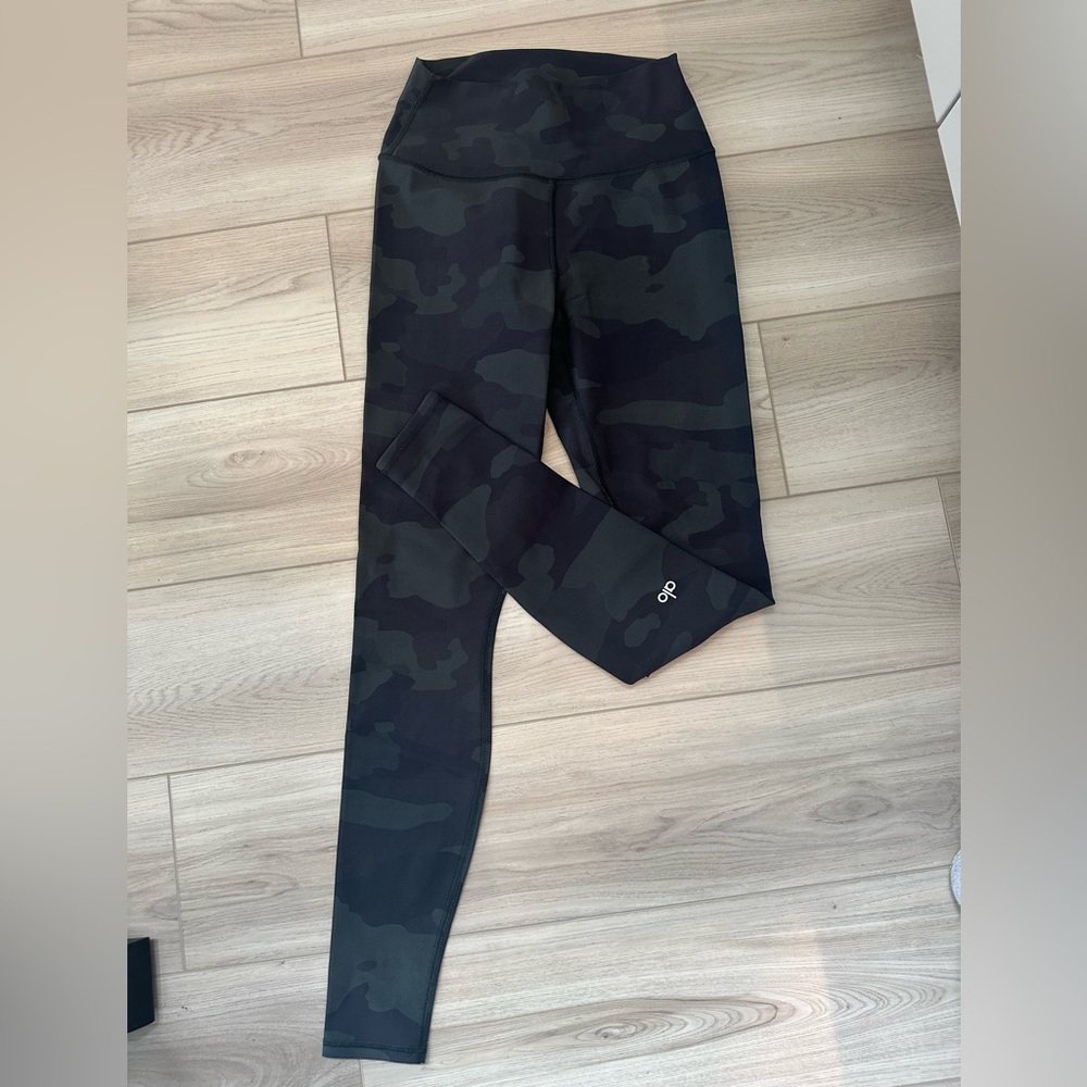 ALO Yoga camo Leggings